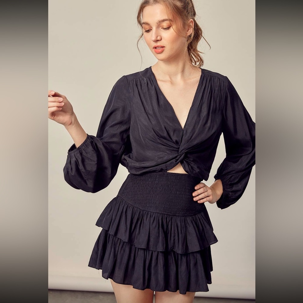 Black Long Sleeve Romper/Dress🎀